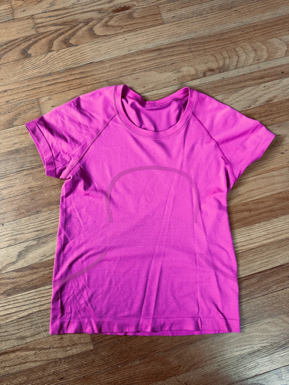 Lululemon Swiftly Tech Short Sleeve Pink - Picture 2 of 2